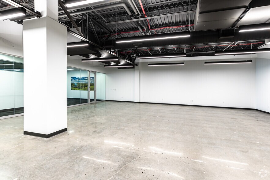 More Photos Of 6800 W 115th St, Overland Park Coworking Space