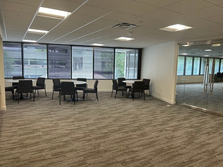 More Photos Of 8390 Lyndon B Johnson Fwy, Dallas Medical For Lease