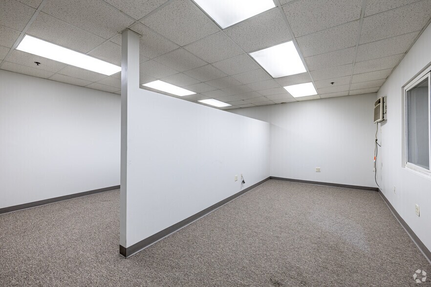 More Photos Of 1 Passaic St, Wood-Ridge Warehouse For Lease