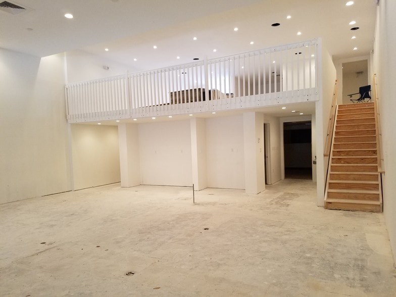 More Photos Of 374-384 Miracle Mile, Coral Gables Storefront For Lease