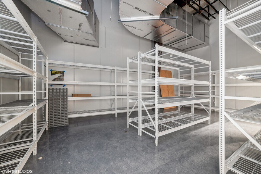 More Photos Of 740 Schneider Dr, South Elgin Manufacturing For Sale