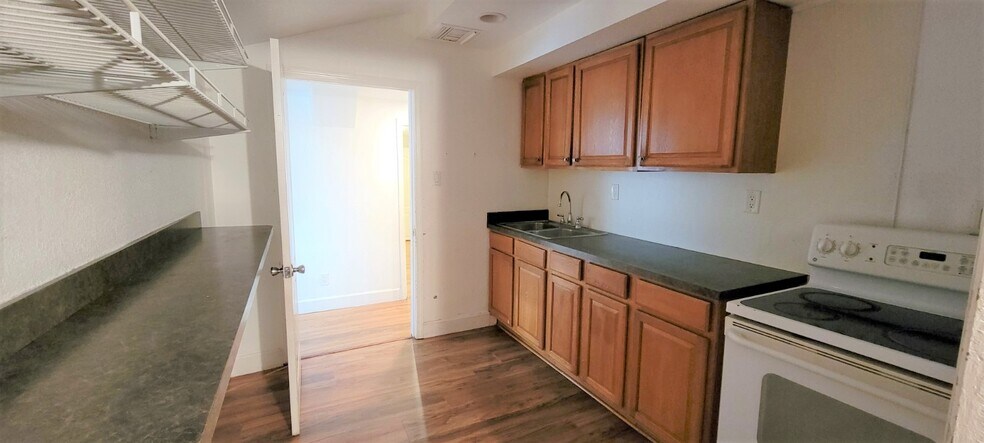 More Photos Of 1901 W Sligh Ave, Tampa Office For Sale