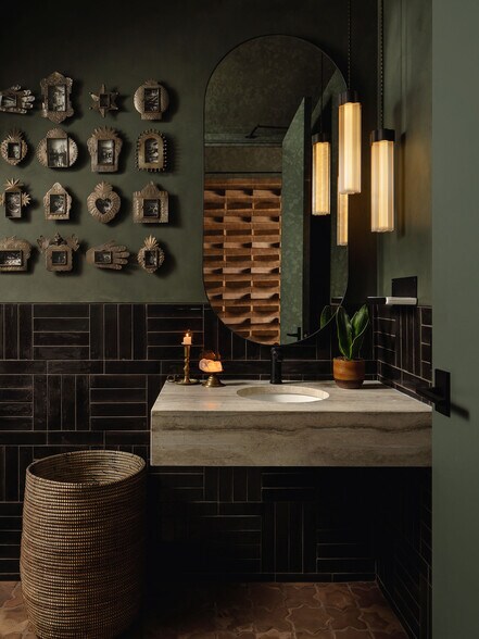 More Photos Of 44 East Ave, Austin Apartments For Sale