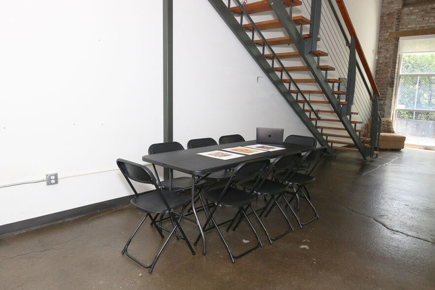 More Photos Of 949 W Marietta St NW, Atlanta Office Residential For Sale