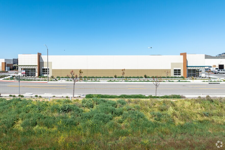 More Photos Of 37375 Industry Way, Murrieta Warehouse For Sale