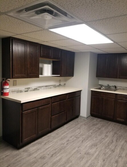 More Photos Of 1128 Villa Linde Ct, Flint Medical For Sale