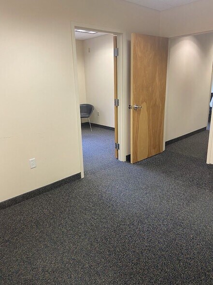 More Photos Of 94 River Rd, Hudson Distribution For Sale