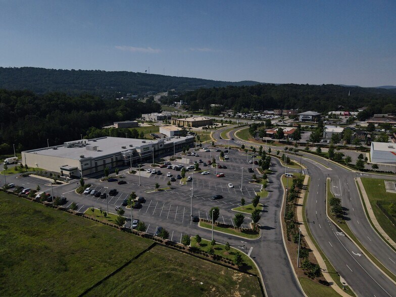 More Photos Of 6215-6219 Tattersall Blvd, Birmingham General Retail For Lease