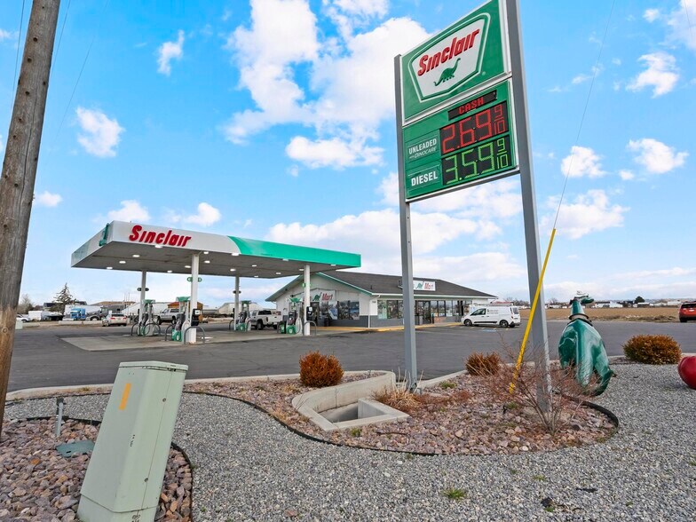 More Photos Of 5500 W 5500 S, Hooper Service Station For Sale