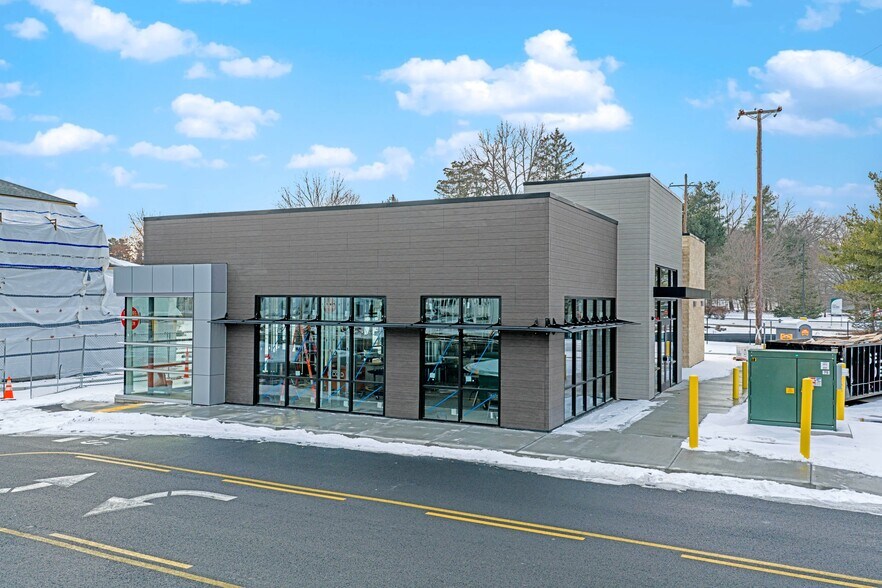 More Photos Of 850 Main st, Clinton General Retail For Sale