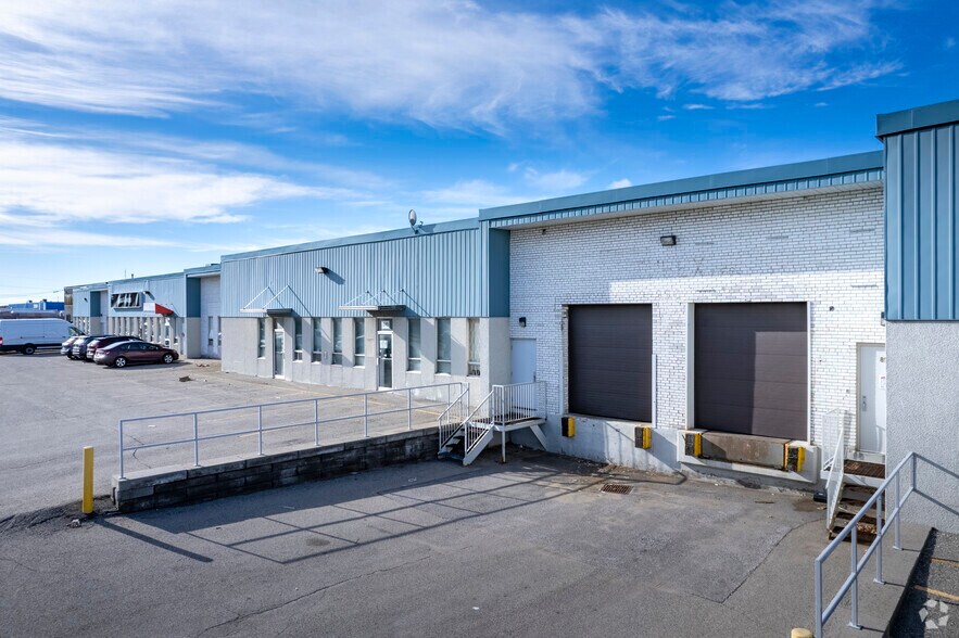 More Photos Of 800-850 Flint Rd, Toronto Manufacturing For Lease
