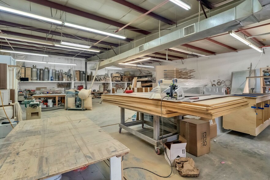 More Photos Of 12 White St, Buchanan Warehouse For Sale
