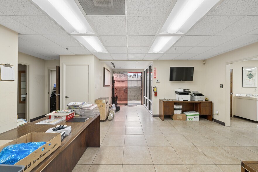More Photos Of 1381 E 6th St, Los Angeles Food Processing For Lease