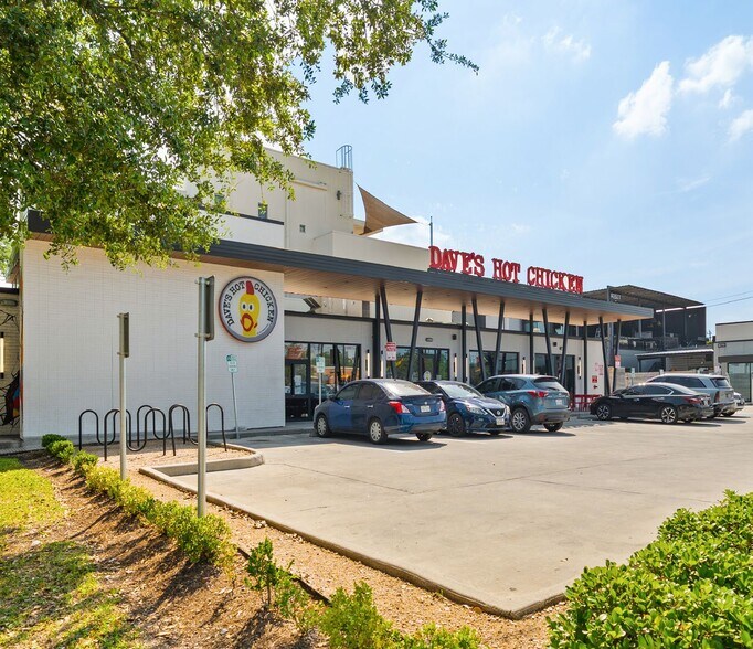 More Photos Of 606 Dennis St, Houston Storefront For Sale