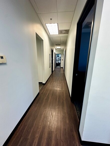 More Photos Of 17100 N 67th Ave, Glendale Office For Sale
