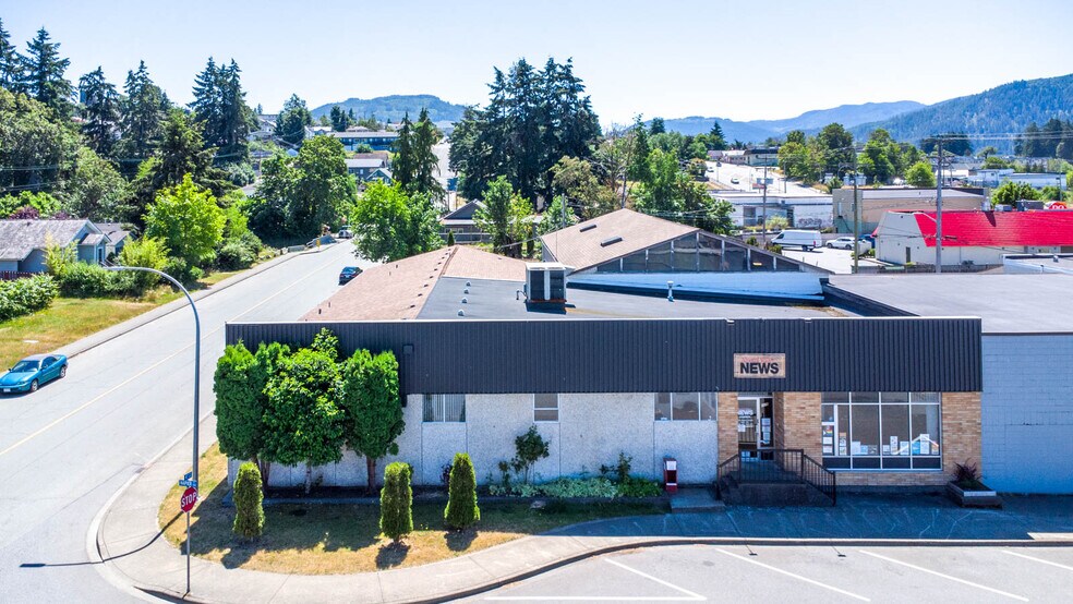More Photos Of 4918 Napier St, Port Alberni Flex For Sale