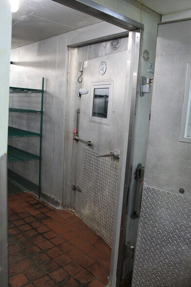 More Photos Of 131 N Annie Glidden Rd, Dekalb Restaurant For Sale