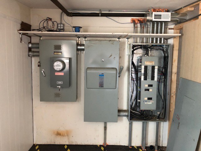 More Photos Of 1000 W Northwest Hwy, Arlington Heights Freestanding For Sale