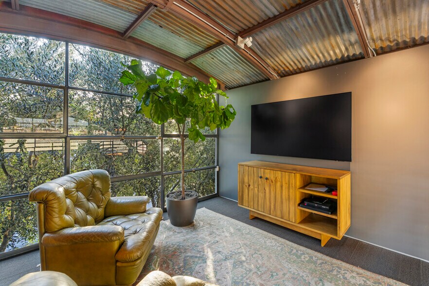 More Photos Of 5895 Blackwelder St, Culver City Loft Creative Space For Sale
