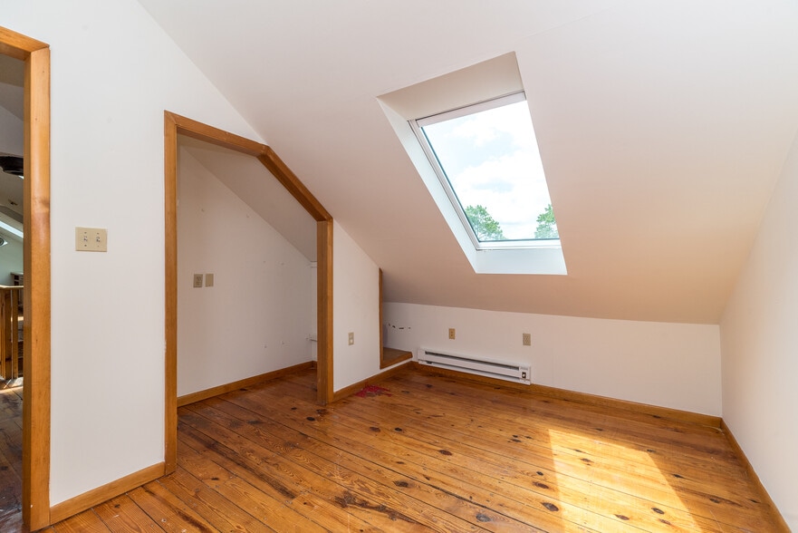More Photos Of 4018 Durham Rd, Ottsville Storefront Retail Office For Sale