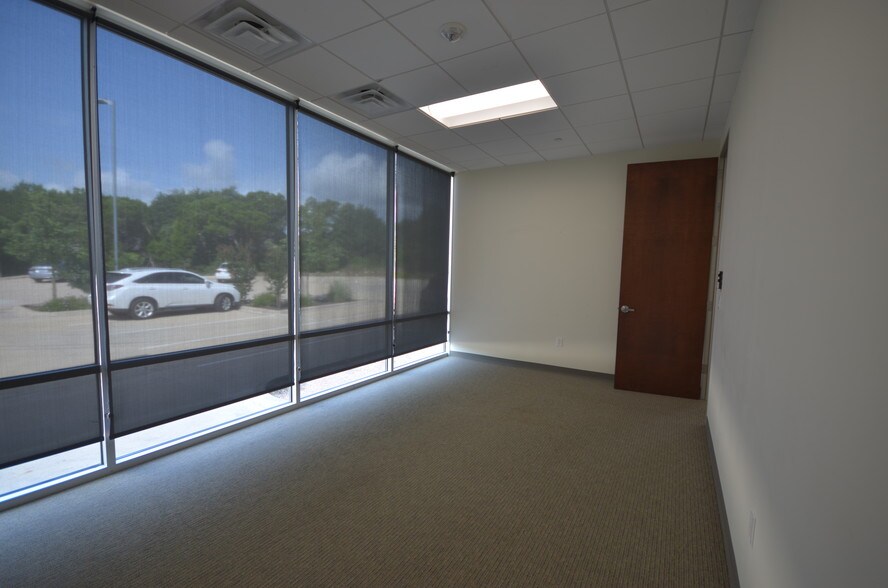More Photos Of 5920 W William Cannon Dr, Austin Office For Sale