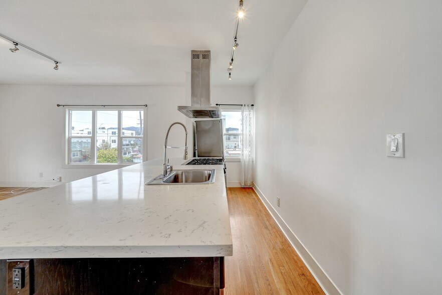 More Photos Of 1216 N Kenmore Ave, Los Angeles Apartments For Sale