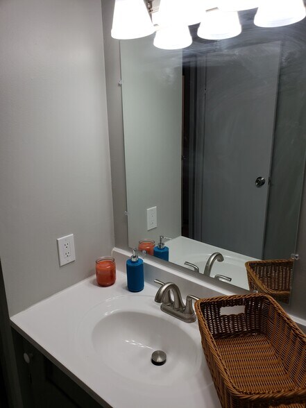 More Photos Of 9805 E 61st St, Kansas City Apartments For Sale