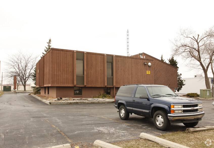 More Photos Of 4414 Bay Rd, Saginaw Storefront Retail Office For Sale