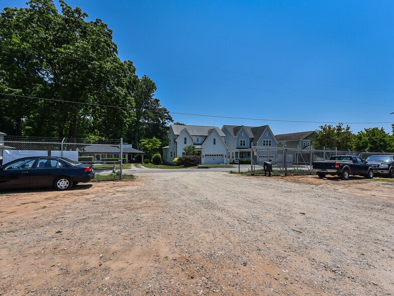 More Photos Of 5108 Western Blvd, Raleigh Land For Lease