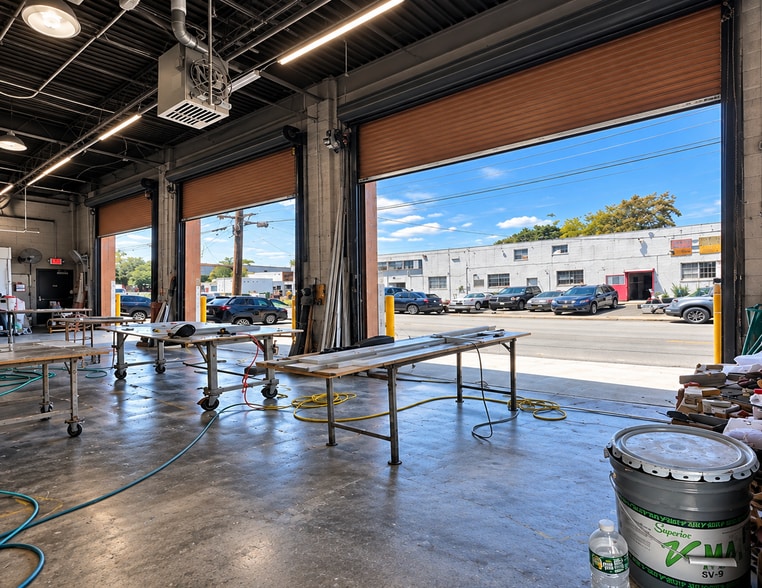 Primary Photo Of 10-12 Niagara Ave, Freeport Warehouse For Lease