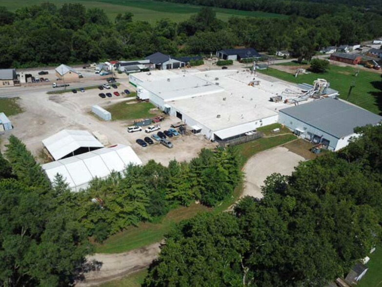 More Photos Of 320 N State St, Harrison Manufacturing For Lease