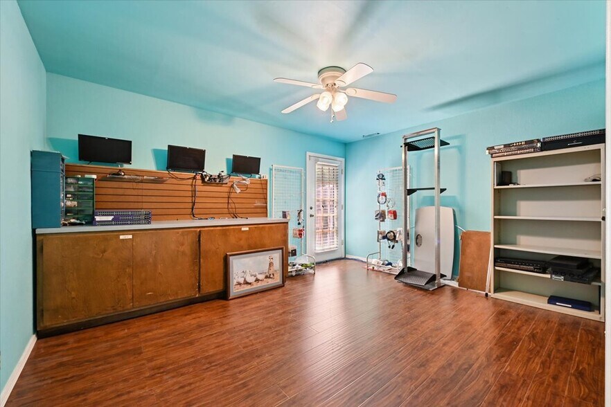 More Photos Of 4940 E 73rd St, Tulsa Office For Sale