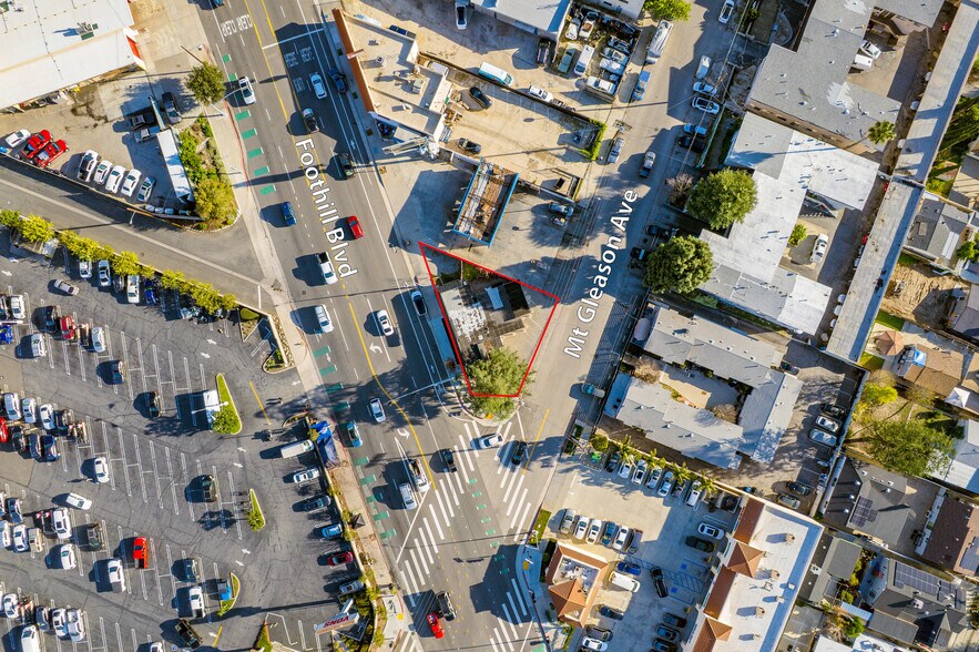 More Photos Of 7798 Foothill Blvd, Tujunga Freestanding For Sale