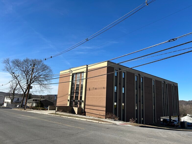 More Photos Of 27 Hospital Ave, Danbury Medical For Lease