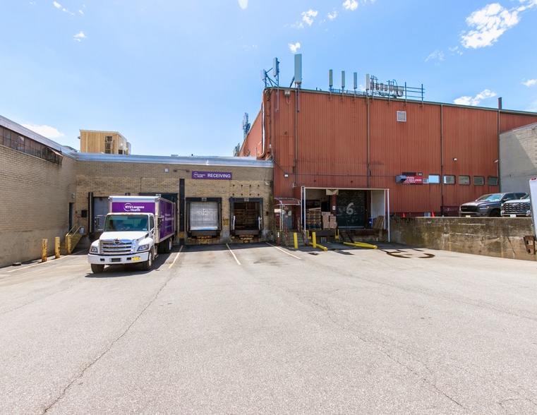 More Photos Of 250 Fulton Ave, New Hyde Park Distribution For Sale