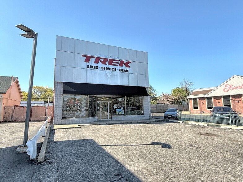More Photos Of 4828 Sunrise Hwy, Massapequa Park Storefront For Lease