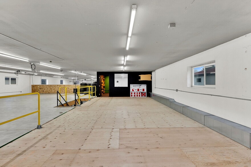 More Photos Of 11445 N Reed Rd, Hayden Warehouse For Lease