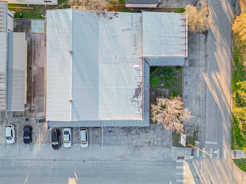 More Photos Of 1219 Farr St, Waller Office Residential For Sale