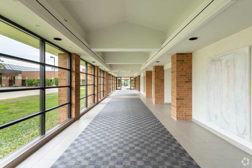 More Photos Of 5315 Elliott Dr, Ypsilanti Medical For Lease