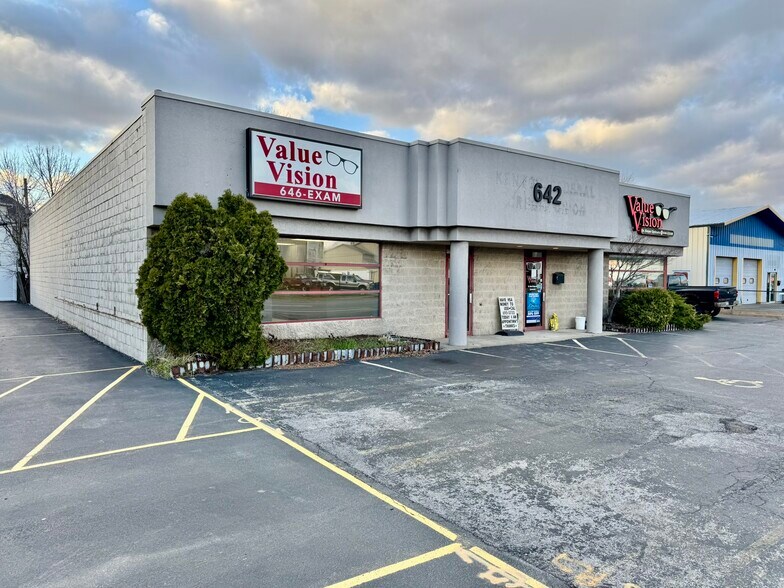 Primary Photo Of 642 Sheridan Dr, Tonawanda Freestanding For Lease