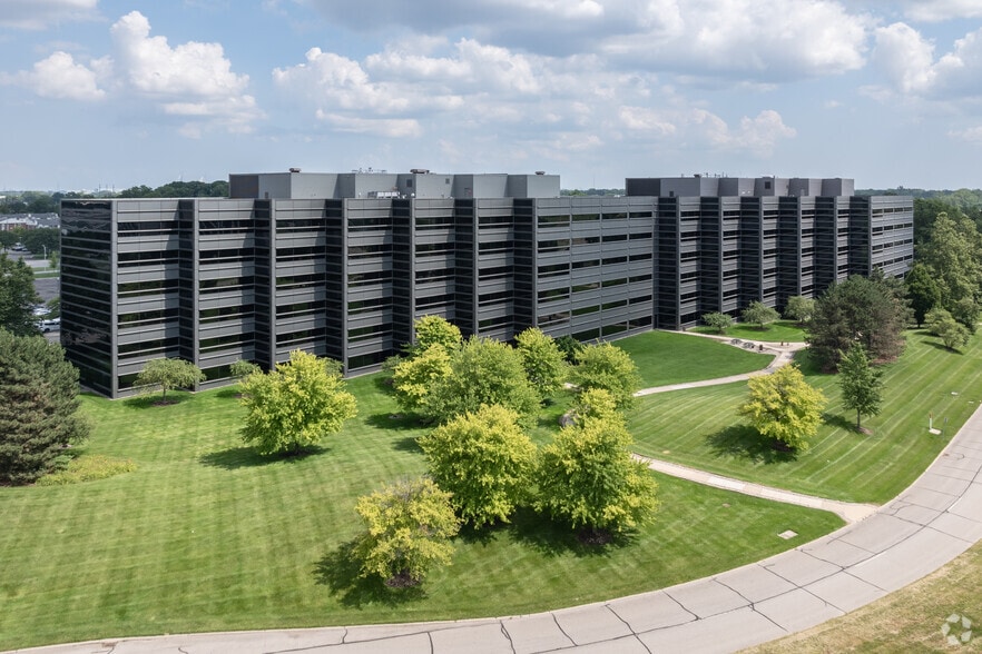 More Photos Of 4-6 Parklane Blvd, Dearborn Office For Lease