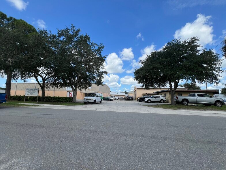 More Photos Of 601 W 27th St, Sanford Freestanding For Sale