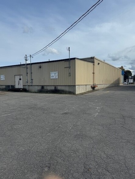 More Photos Of 145-149 Boul Saint-Jean-Baptiste, Châteauguay Storefront Retail Office For Lease