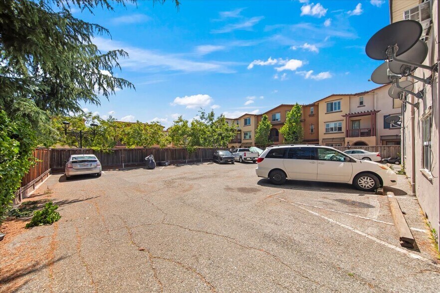 More Photos Of 370 N Fairoaks Ave, Sunnyvale Apartments For Sale