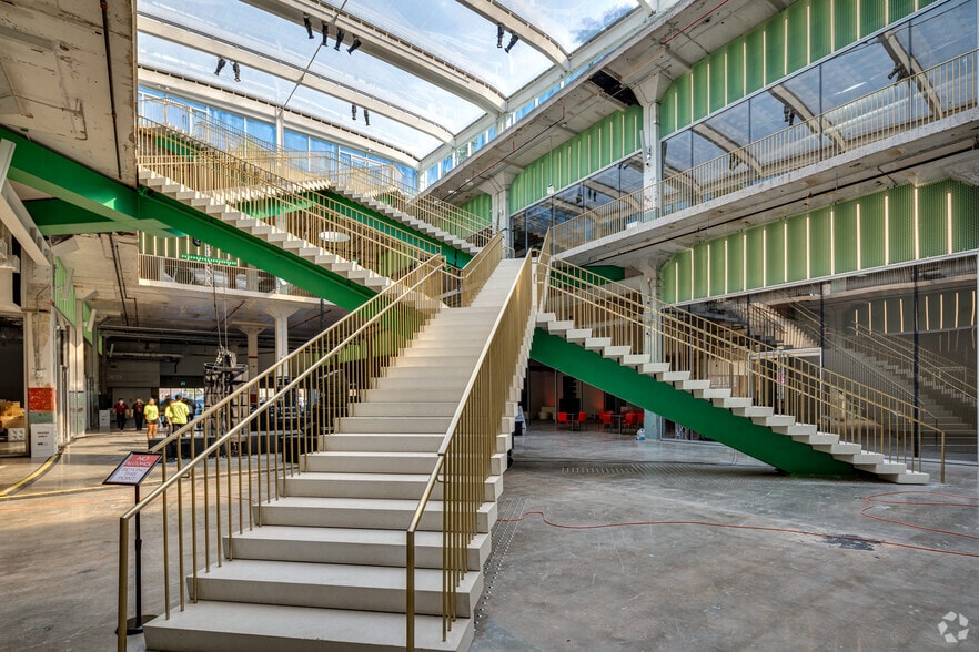 More Photos Of 401 Franklin St, Houston General Retail For Lease