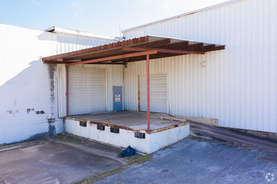 More Photos Of 320 S Utah Ave, Weslaco Warehouse For Lease
