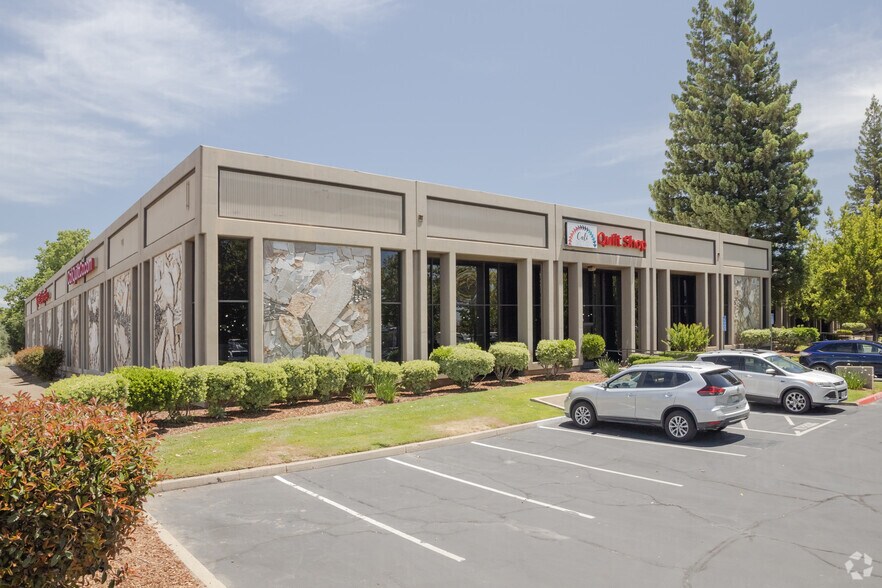 More Photos Of 11395 Folsom Blvd, Rancho Cordova Showroom For Lease