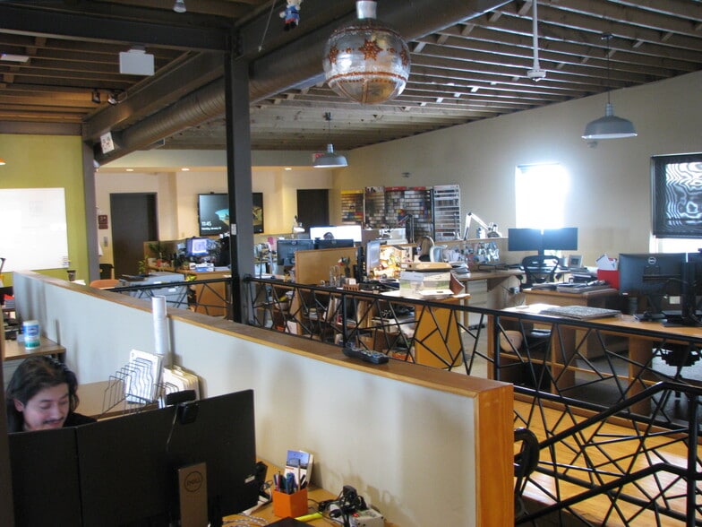 More Photos Of 124 N Broadway, De Pere Loft Creative Space For Lease