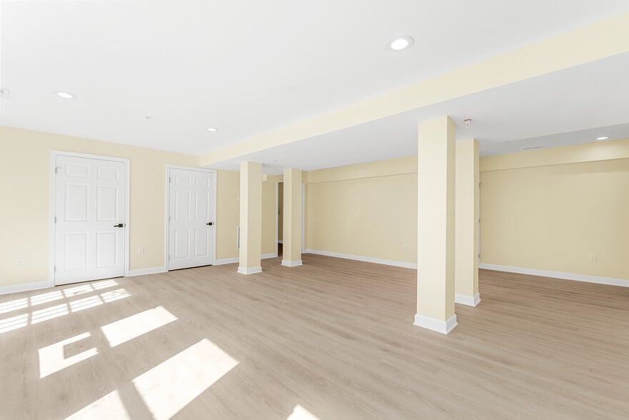 More Photos Of 1349 Yorktown Rd, Annapolis Assisted Living For Sale