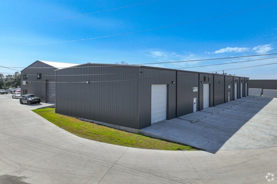 More Photos Of 15210 Fitzhugh Rd, Austin Light Distribution For Lease